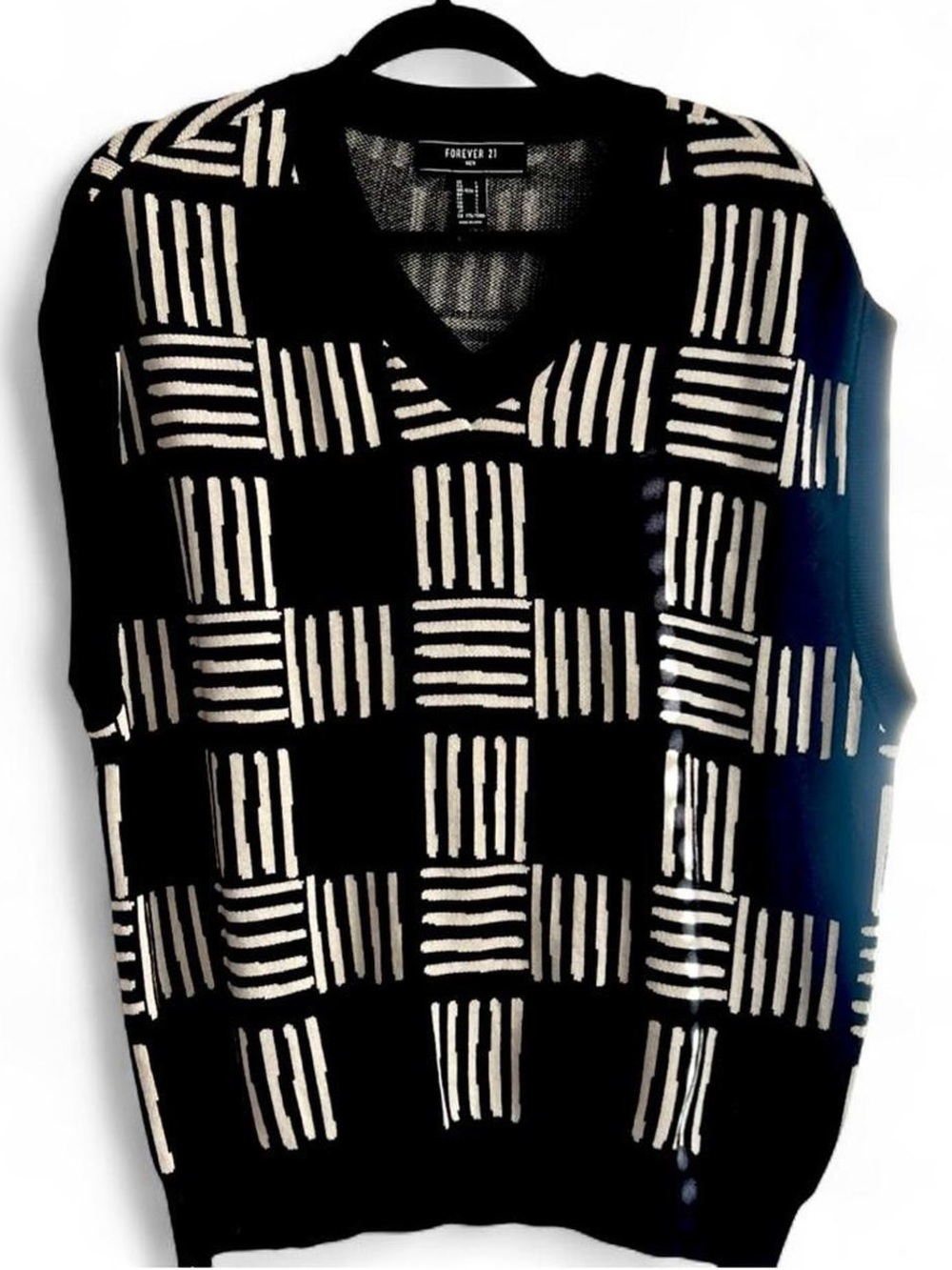 Forever 21 Men Black & White Knit Crew Sweater Vest